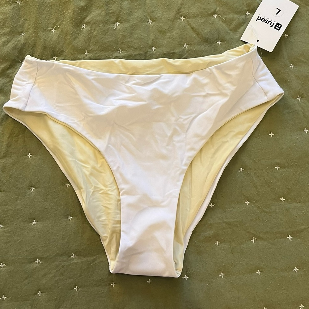 Fused Hawaii high waisted bikini bottom size L